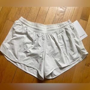 Lululemon Hotty Hot shorts, 4” NWT